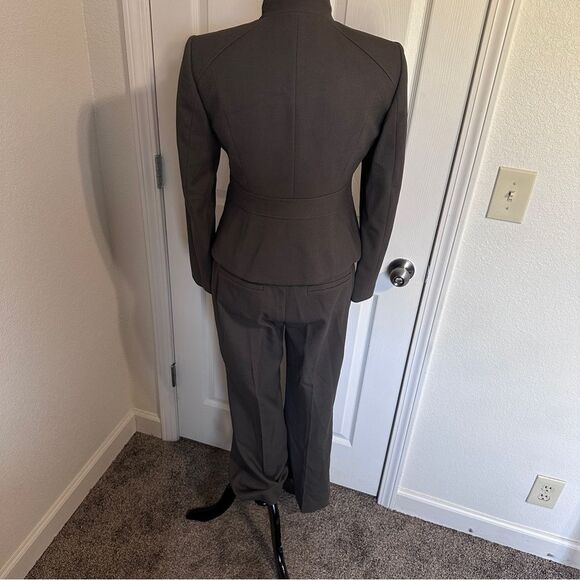 Anne Klein Olive Army Green Stretch 2pc Pant Suit Size 4P - Picture 7 of 10